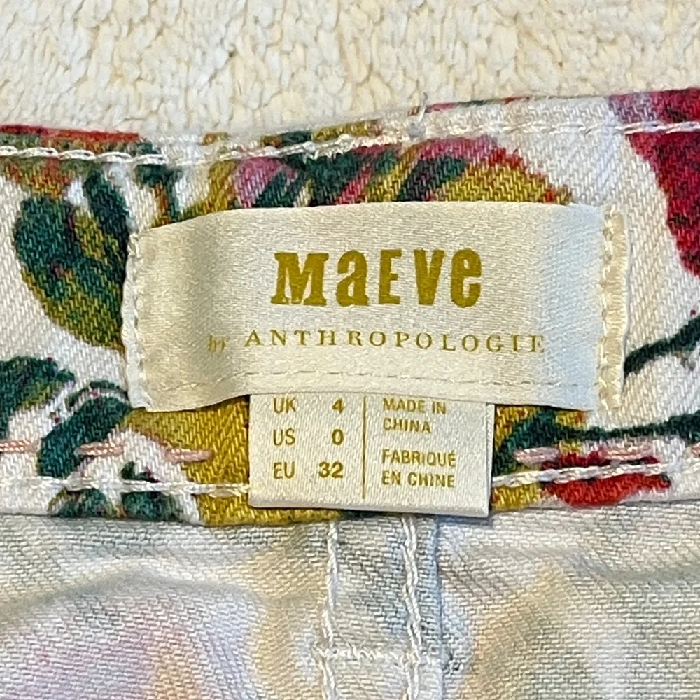 Anthropologie Maeve Floral Denim Pencil Skirt White Red Green Button Fly Size 0 - Picture 3 of 4
